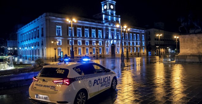 Detenido en Madrid un profesor que acosaba a sus alumnas pidiéndoles fotos sexuales y proponiéndoles citas íntimas