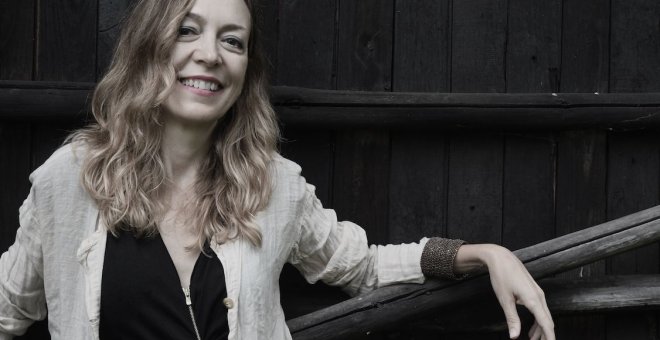 Marta del Riego compone un 'Country noir' con su libro 'Pájaro del Noroeste'