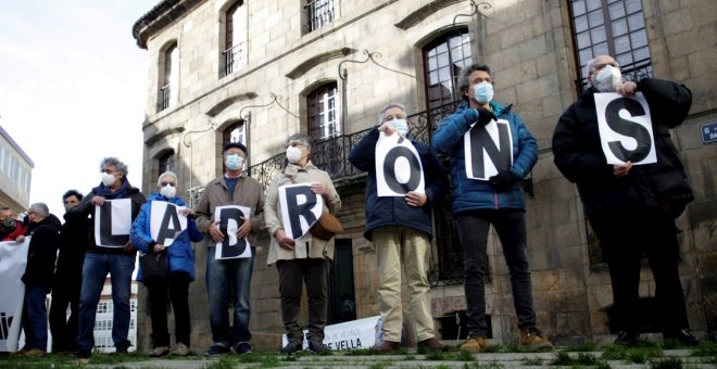 Un centenar de personas reclaman en A Coruña la recuperación de la Casa Cornide para continuar "la batalla de Meirás"