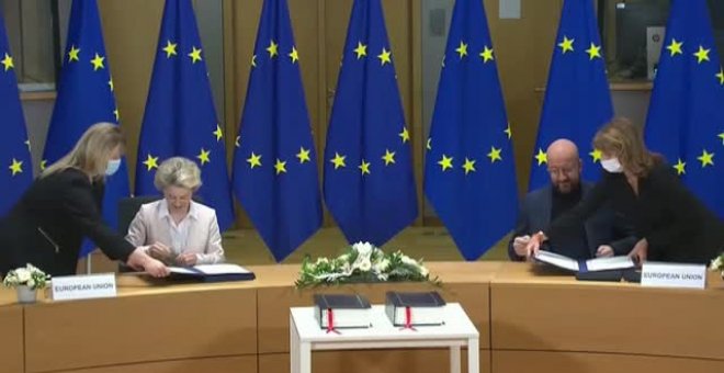 La Unión Europea firma el acuerdo post Brexit con Reino Unido