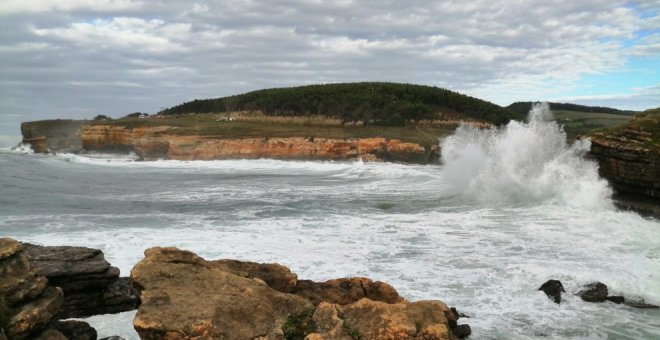 Cerca de una treintena de provincias estará mañana en aviso por frío, nieve y olas, entra ellas Cantabria