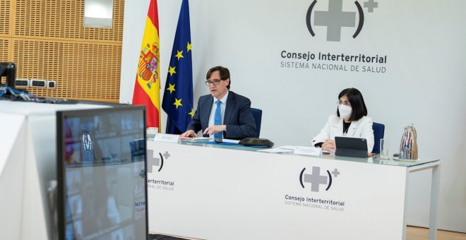 España ha vacunado solo a 82.834 personas, con desigual velocidad en las comunidades