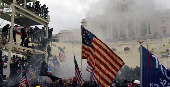 Al menos cuatro muertos tras el asalto al Capitolio de EEUU