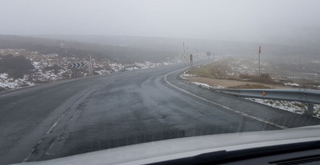 Cerrados cuatro puertos en Cantabria y cadenas en otros dos y en la CA-632 por la nieve