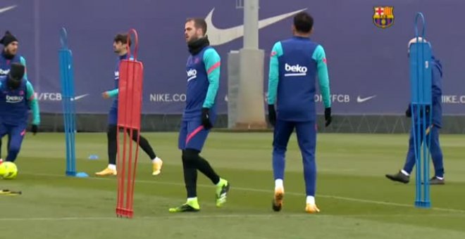 Buen ambiente en el entrenamiento del Barça tras la victoria ante el Athletic