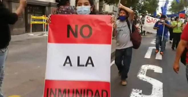 Víctimas de la violencia policial se manifiestan en Perú contra la impunidad