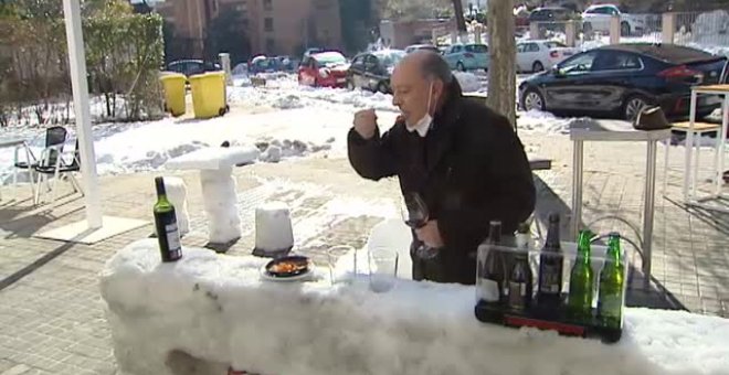 Un bar de hielo en el barrio madrileño de Aluche