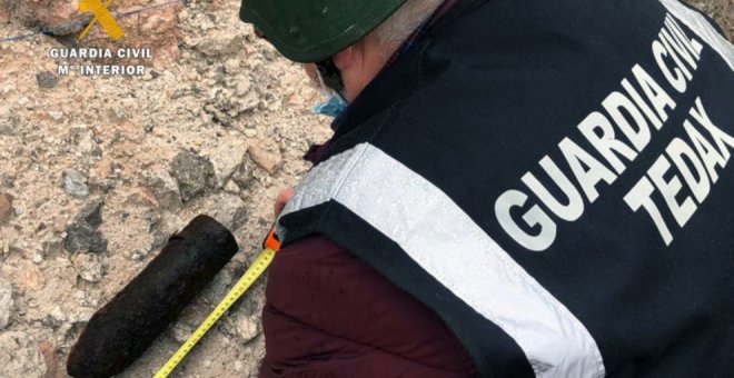 La Guardia Civil destruye un proyectil de artillería encontrado en Limpias