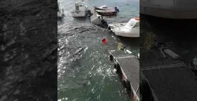 El viento sur destroza un pantalán de Puertochico