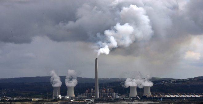 La central de As Pontes, inactiva desde hace dos años, hace acopio de 20.000 toneladas de carbón