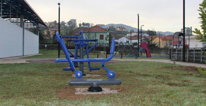 Instalados 19 aparatos biosaludables para el ejercicio al aire libre de los mayores