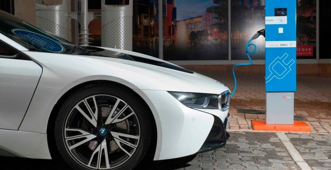 BMW vende en España más de 3.500 coches eléctricos e híbridos enchufables