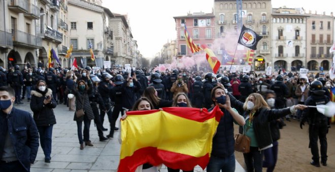 Vox, de la marginalitat al centre de l'atenció mediàtica i el debat polític en la campanya electoral