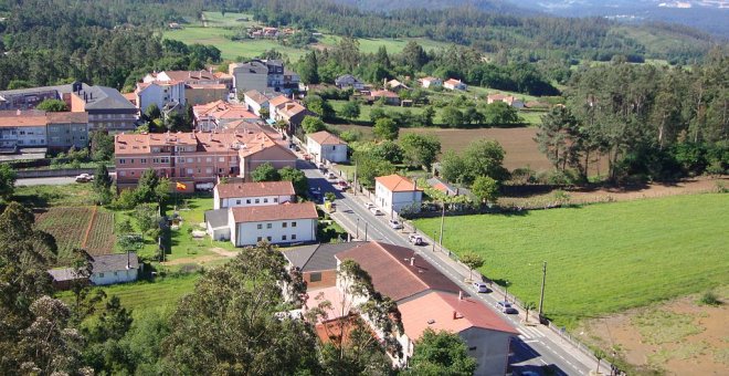 Polémica en un pueblo coruñés por priorizar en una obra pública la empresa donde trabaja el hermano de Díaz Ayuso