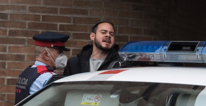 "No lo permitas": protestas y barricadas contra la detención de Pablo Hasél