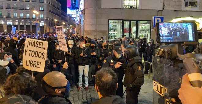 La Policía carga contra los manifestantes de las protestas en apoyo a Hasél en Madrid