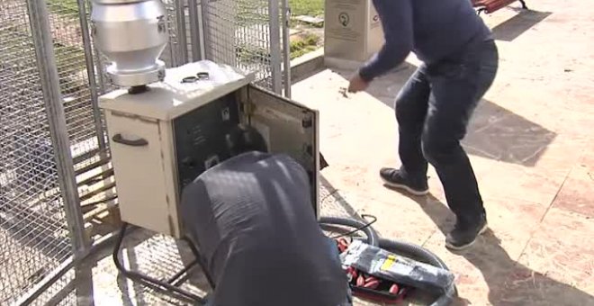 Medidores de COVID-19 en las calles de Valencia