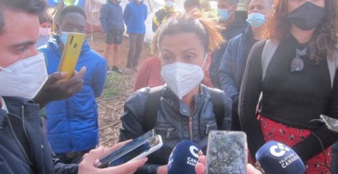 Sira Rego denuncia la política "tapón" de la UE y sus efectos para el campamento de Las Raíces