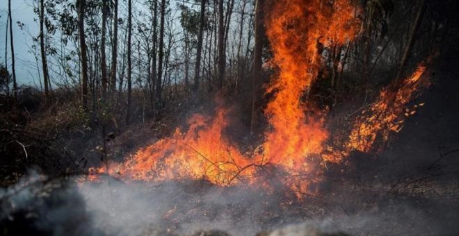 Podemos culpa al Gobierno de la ola de incendios y considera a Revilla "cómplice" de los mismos