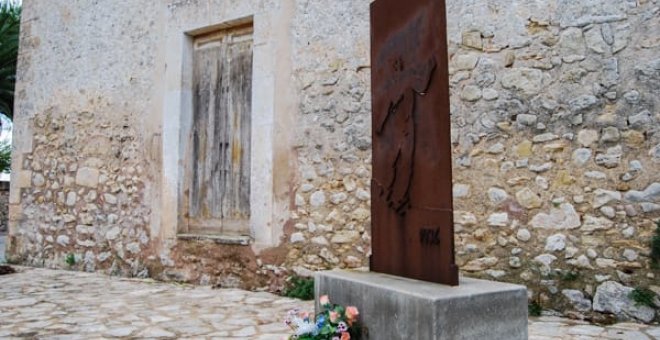 Cuando la pared de atrás de una iglesia del siglo XVIII se convirtió en un paredón franquista