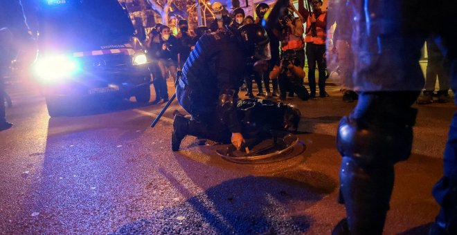 La manifestación de Barcelona en apoyo a Pablo Hasél concluye con incidentes y al menos 14 detenidos