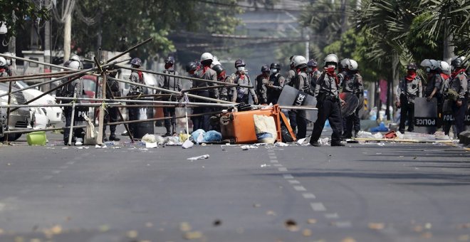 La UE aprueba una tercera ronda de sanciones por el golpe de Estado y la represión en Myanmar