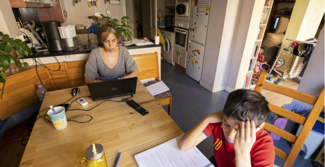 Soledad, estrés y sentimiento de culpa, así estamos las mujeres tras un año de covid