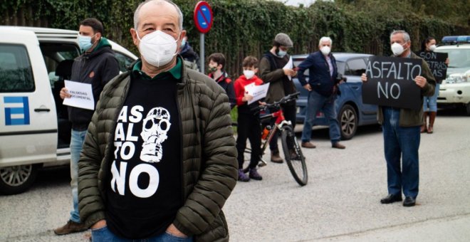 Los vecinos de Las Caldas salen a la calle contra la planta de asfalto