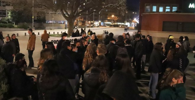 Centenars de persones protesten contra l'empresonament de Hasél i reclamen la llibertat dels detinguts