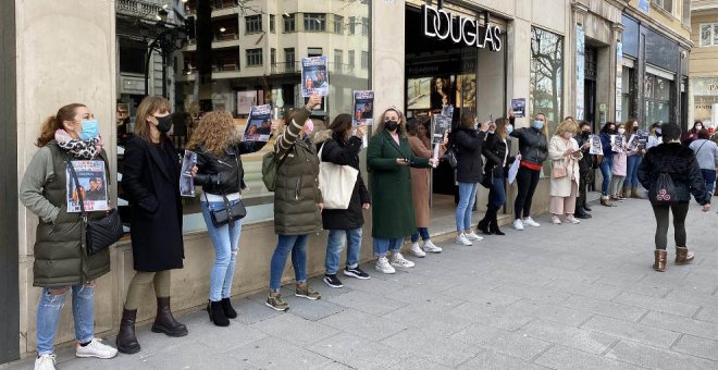 La huelga de Douglas cierra seis de sus nueve tiendas en Cantabria