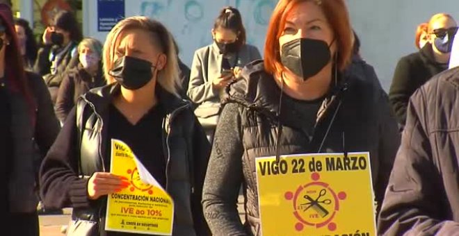 Peluquerías y estéticas protestan en toda España para pedir una reducción del IVA al 10%