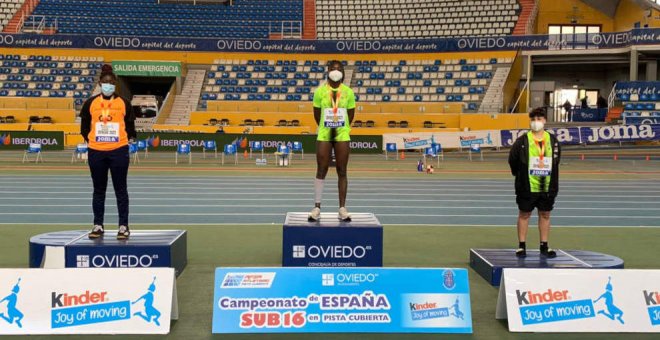 Andrea Njimi, subcampeona de España de peso sub 16 bajo techo