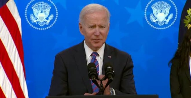 Biden firma un documento para reclamar la igualdad salarial con Megan Rapinoe