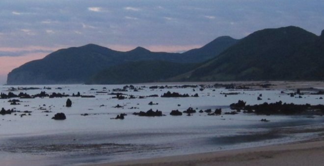 Aparece un cadáver en una playa de Noja que podría ser de una mujer desaparecida en Vitoria