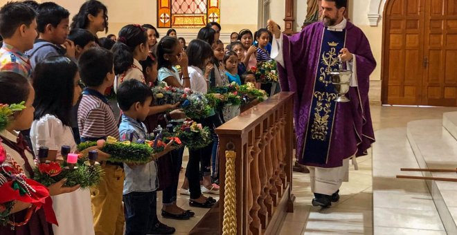 Ciudadanos peruanos en España reclaman al obispo de Toledo que actúe ante la campaña del misionero ultra