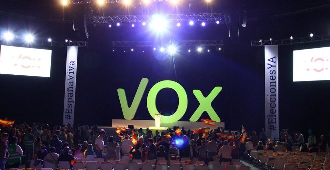 Vox centra su estrategia de campaña en mensajes simplificados y en la apelación a las emociones de los votantes