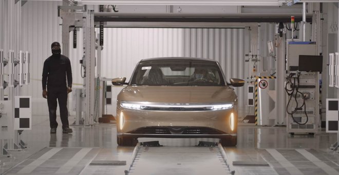 Lucid presume de la calidad de fabricación del Lucid Air, un coche eléctrico echo por humanos