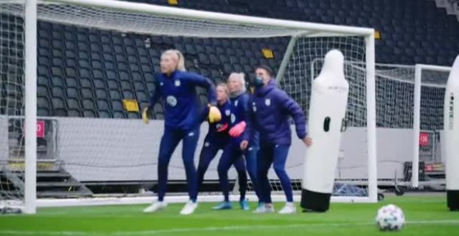 La selección femenina de fútbol norteamericana logra su primer triunfo en reconocimiento de la igualdad