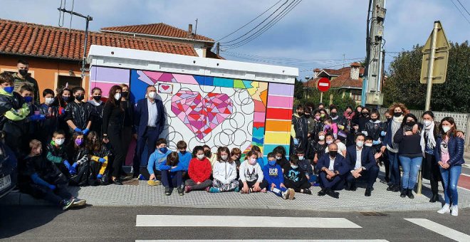 Los escolares decoran los cuadros eléctricos del municipio