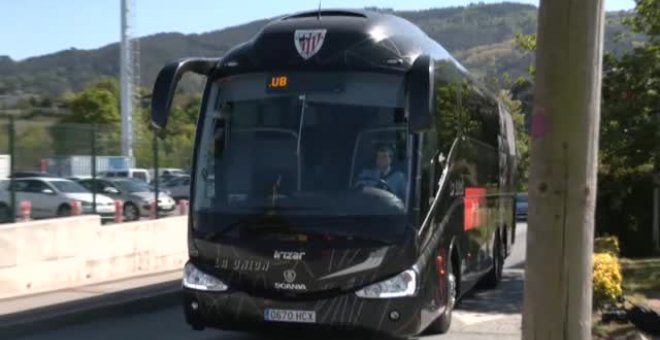 Salida del Athletic de Lezama sin aglomeraciones