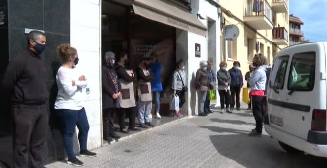 Minuto de silencio en Manresa por el asesinato de Jordina a manos de su exmarido