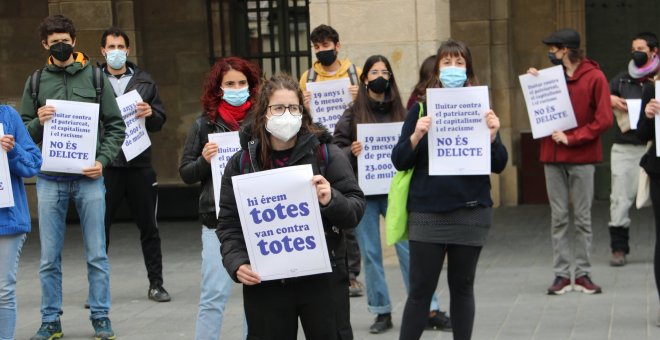 Demanen entre un any i mig i tres de presó per a deu encausades durant la vaga del 8-M de 2019 a Manresa