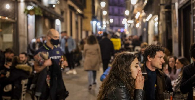 Explicando en la tele que sólo en Madrid hay bares sin apreturas