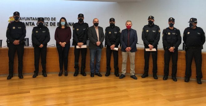 El Ayuntamiento incorpora cuatro nuevos policías locales, entre ellos la primera mujer del cuerpo