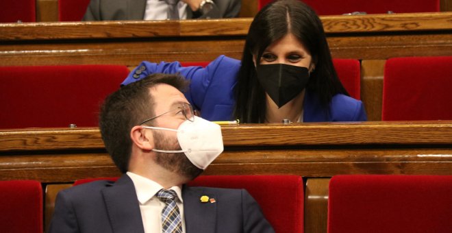 ERC i JxCat aparquen els retrets al Parlament i els comuns suspenen les negociacions amb els republicans