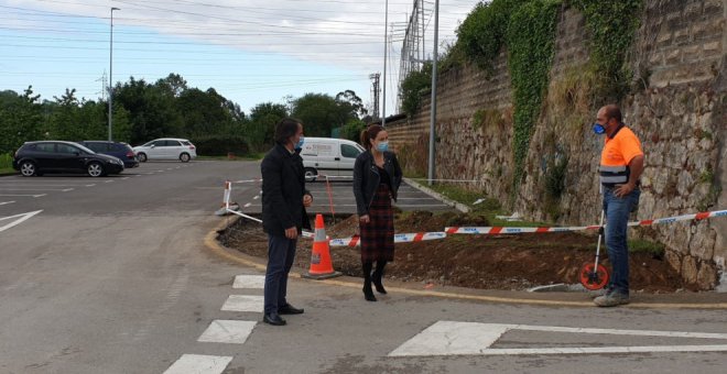 El Ayuntamiento instala un nuevo paso de cebra junto al colegio José Ramón Sánchez