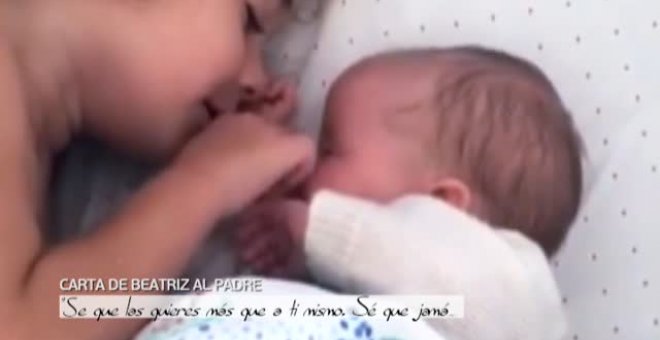 La madre de Anna y Olivia escribe una carta dirigida al padre de las niñas pidiéndole que vuelvan