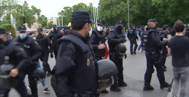 Ni distancias ni medidas ni prudencia en la celebración multitudinaria de Neptuno