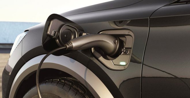 El Congreso convoca un concurso para arrendar coches eléctricos e híbridos