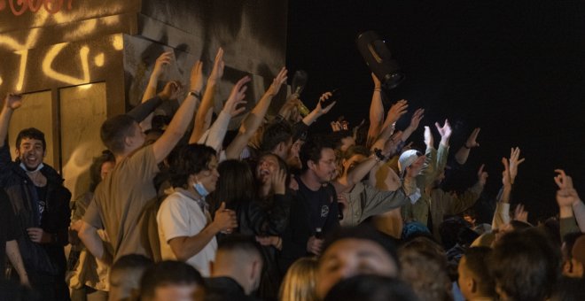 Más de 7.400 personas han sido desalojadas este fin de semana en Barcelona por formar aglomeraciones